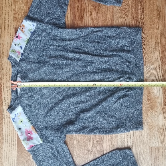 (S) Xhilaration Long Sleeved Top Sweet Full Length Back Zipper Patterned Detail - Picture 4 of 8